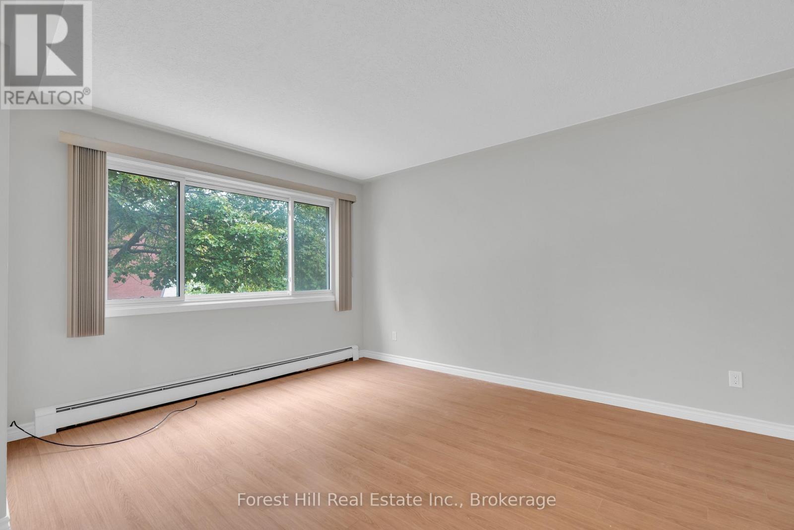 35 Shaftsbury Drive, Kitchener, Ontario  N2A 1N4 - Photo 14 - X12475532