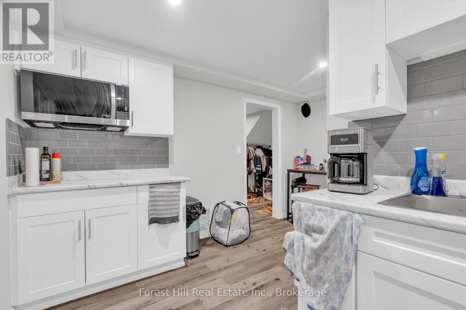 35 Shaftsbury Drive, Kitchener, Ontario  N2A 1N4 - Photo 25 - X12475532