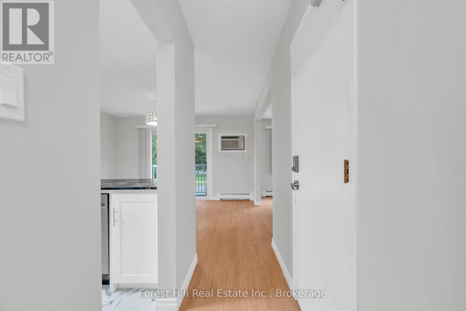 35 Shaftsbury Drive, Kitchener, Ontario  N2A 1N4 - Photo 6 - X12475532