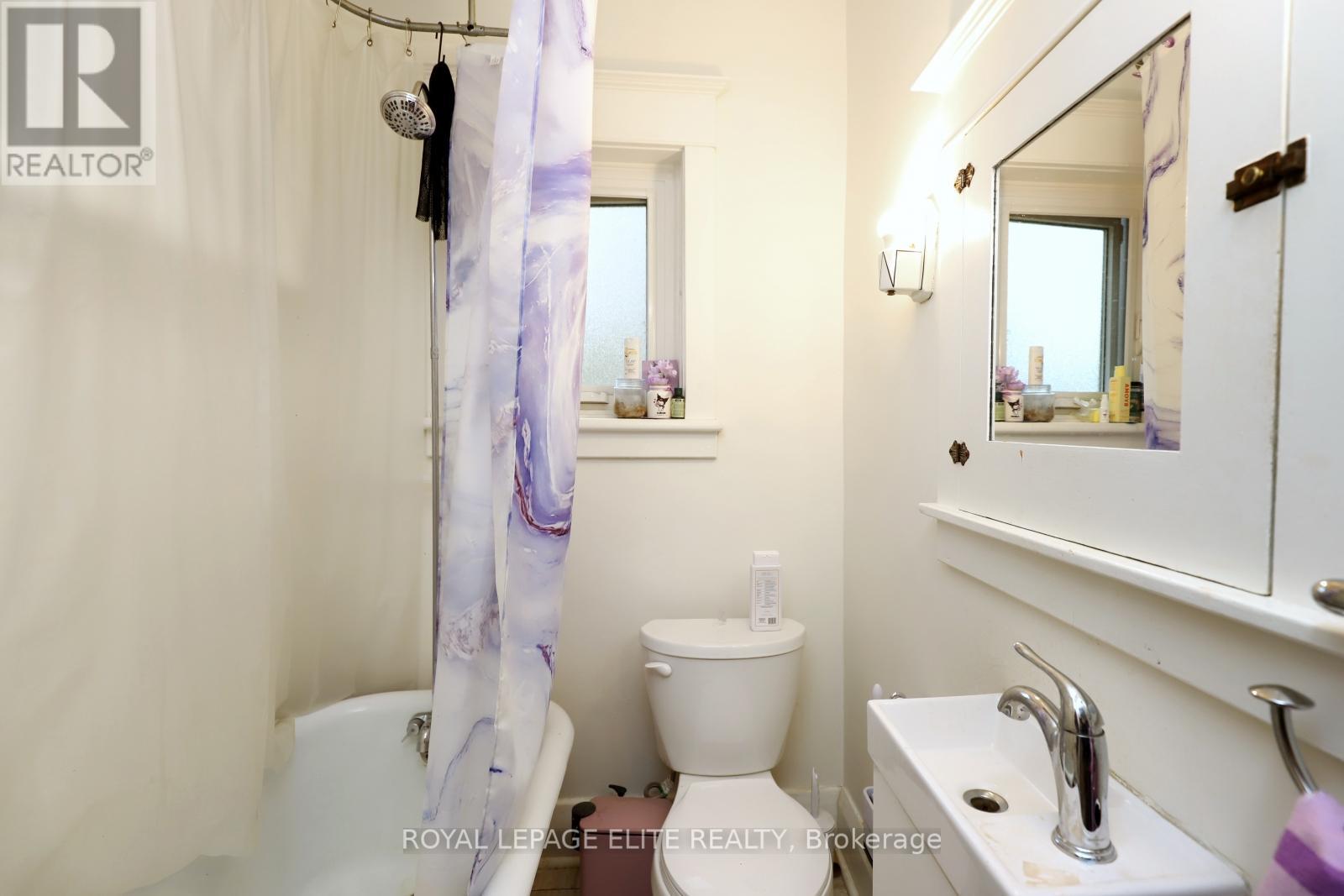 18-20 Reuben Street, Aurora, Ontario  L4G 2M2 - Photo 34 - N12465218
