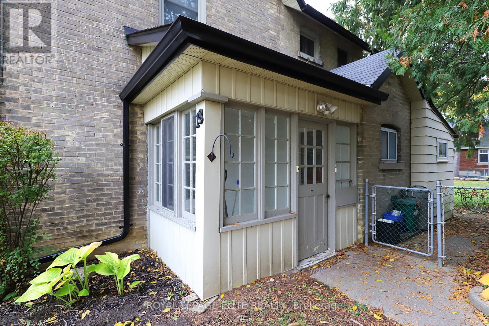 18-20 Reuben Street, Aurora, Ontario  L4G 2M2 - Photo 22 - N12465218