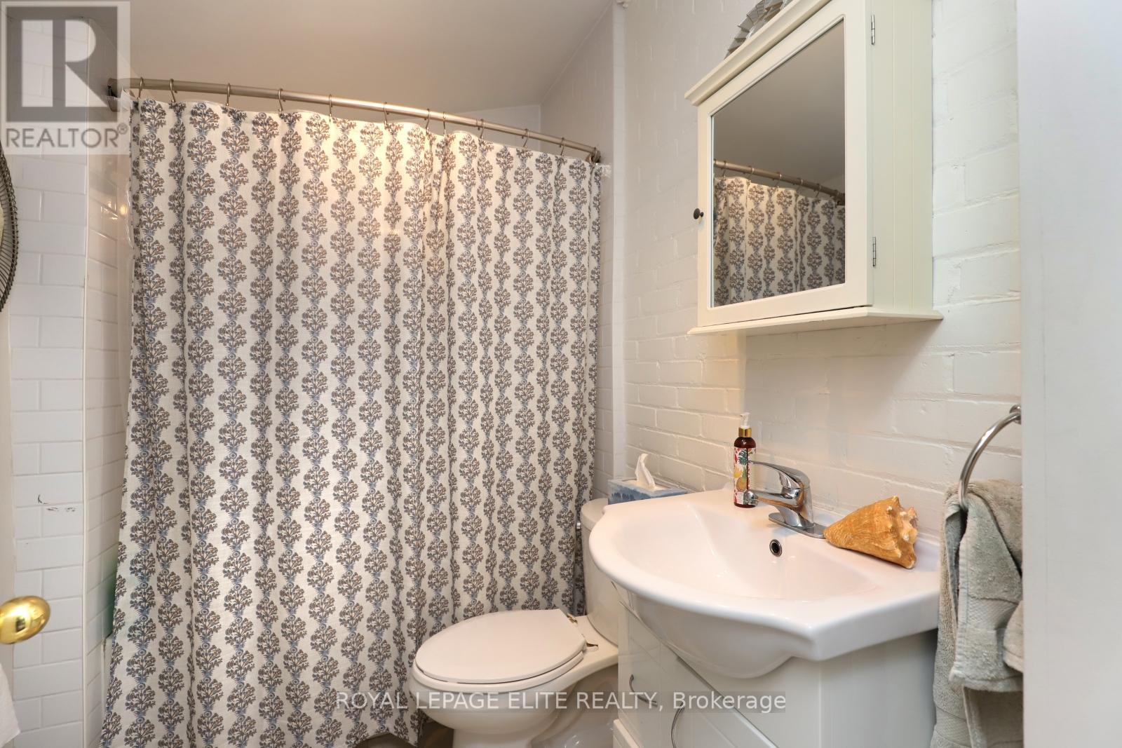 18-20 Reuben Street, Aurora, Ontario  L4G 2M2 - Photo 29 - N12465218