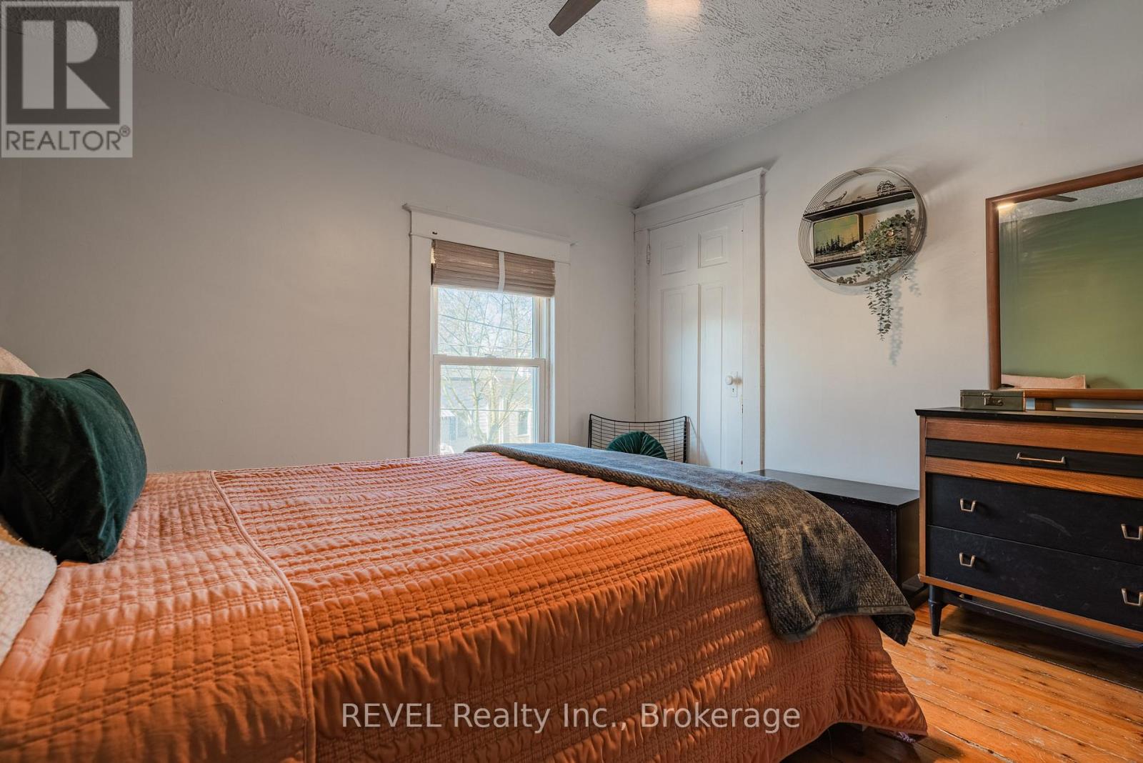 48 1/2 Wellington Street, St. Catharines, Ontario  L2R 5R1 - Photo 16 - X12470493