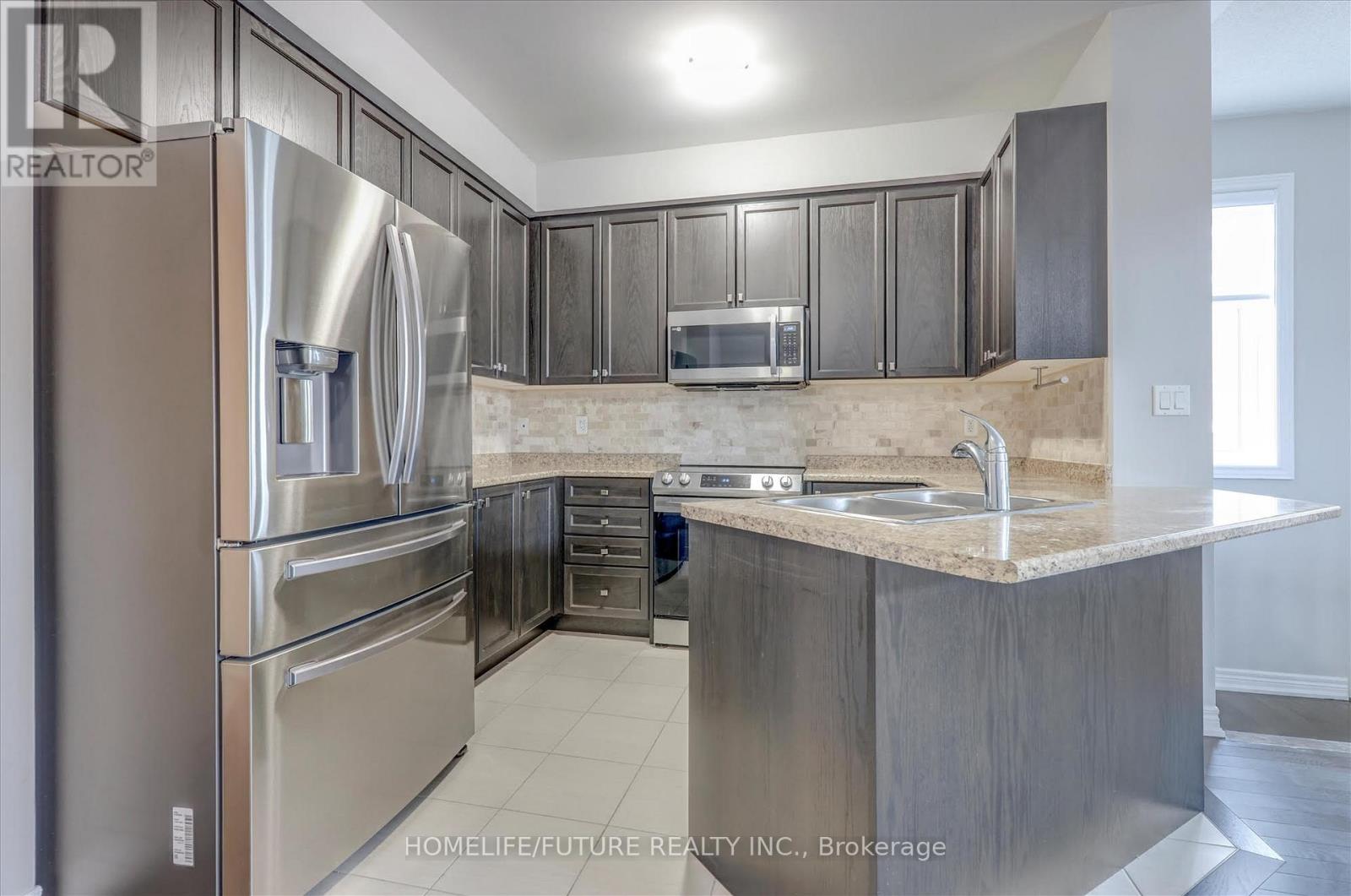 1130 Baltic Lane, Pickering, Ontario  L1X 0G9 - Photo 9 - E12475105