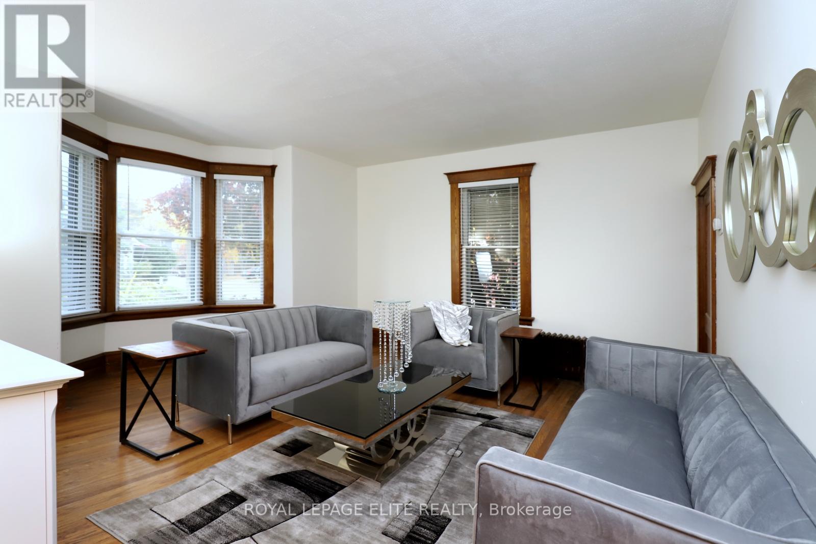 18-20 Reuben Street, Aurora, Ontario  L4G 2M2 - Photo 8 - N12465218