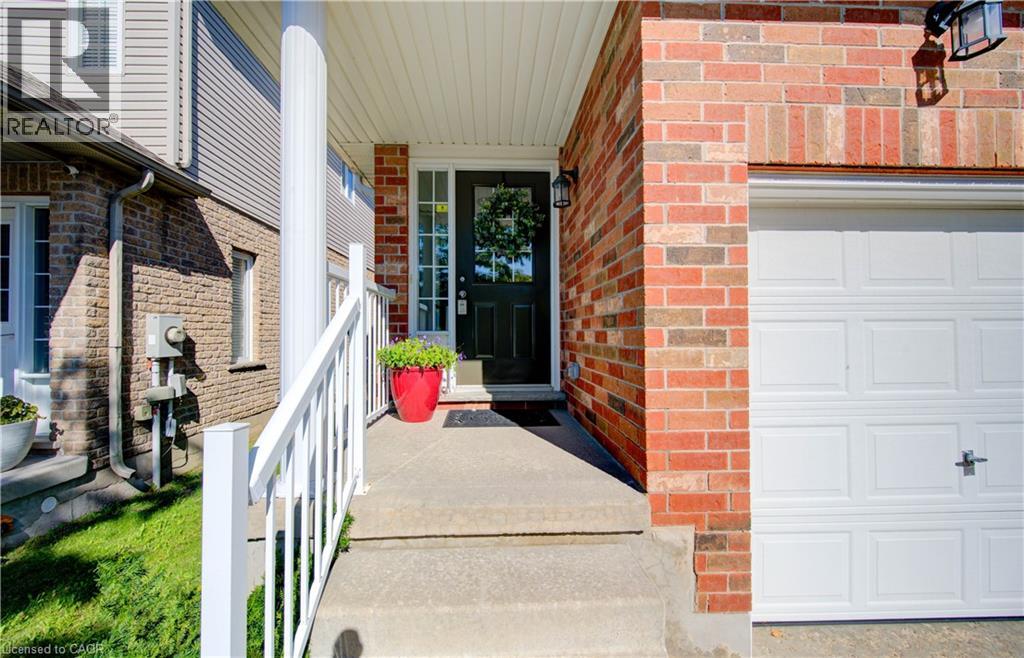 232 Buttercup Court, Waterloo, Ontario  N2V 2W8 - Photo 4 - 40775744
