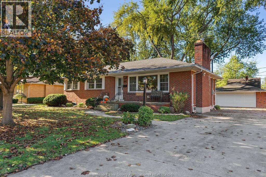 MLS# 25026827: 3097 AVONDALE AVENUE, Windsor, Canada