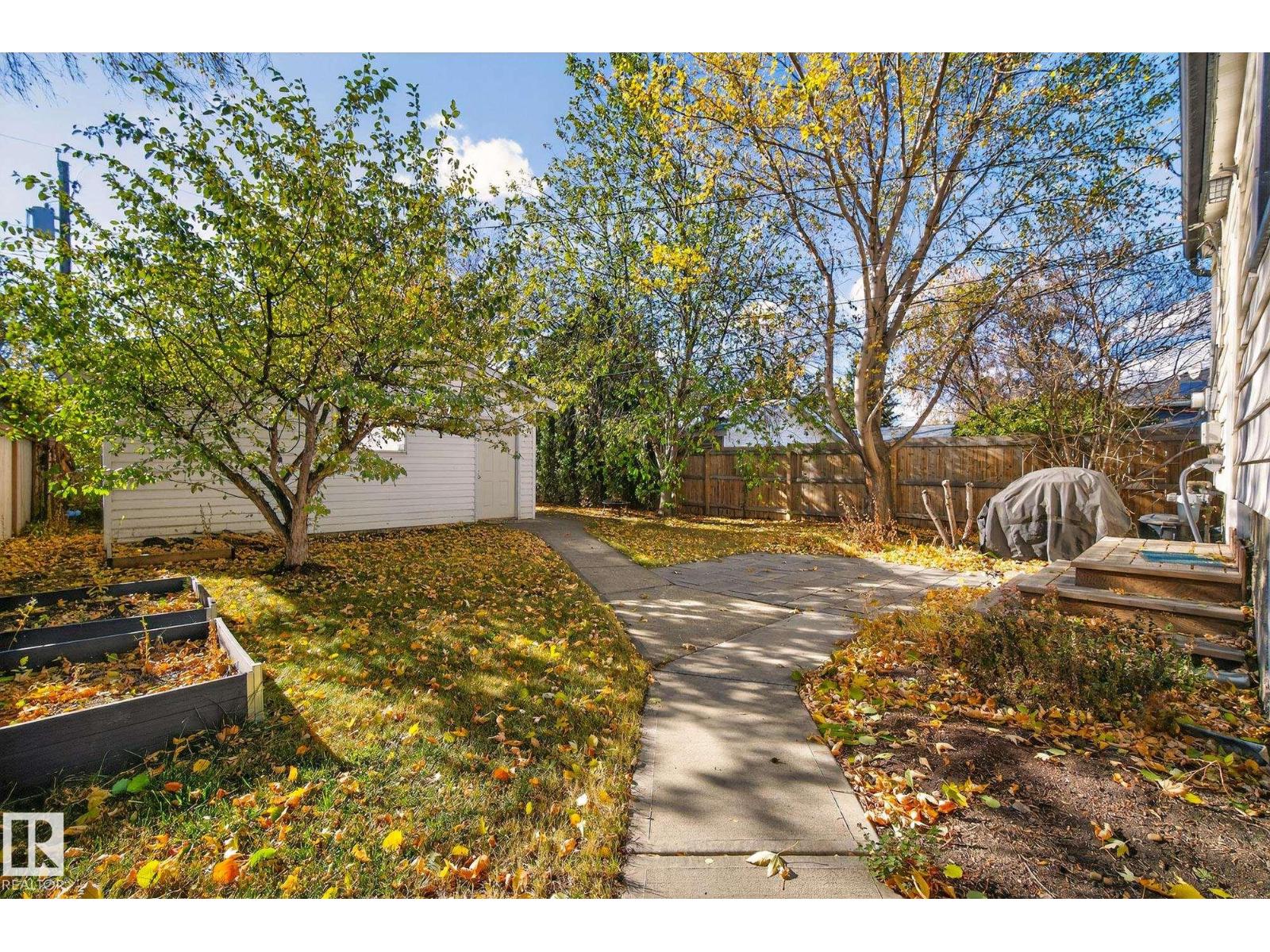 10915 67 Av Nw, Edmonton, Alberta  T6H 2A5 - Photo 4 - E4463030