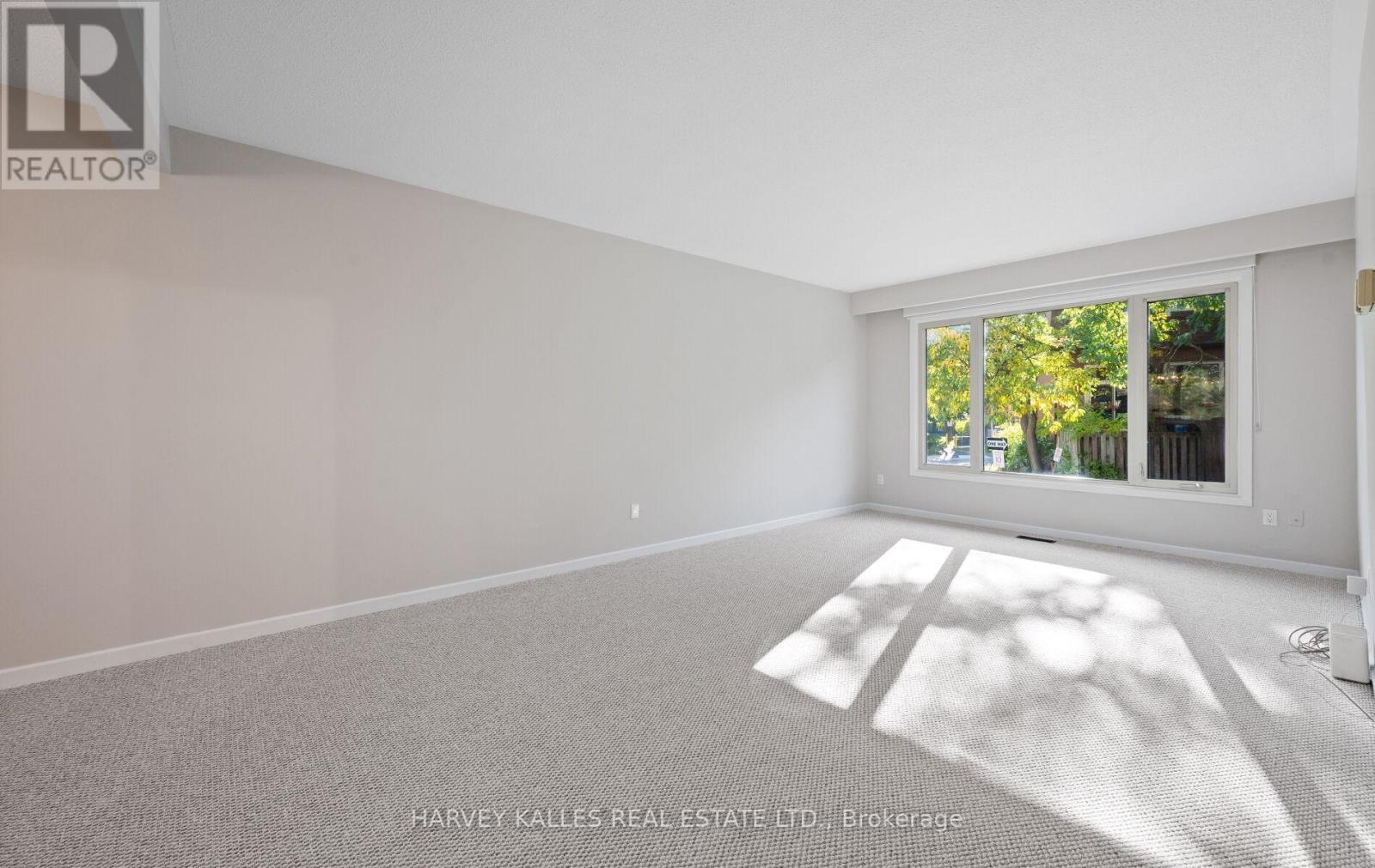 18 Silver Shadow Path, Toronto, Ontario  M9C 4Y2 - Photo 5 - W12474879