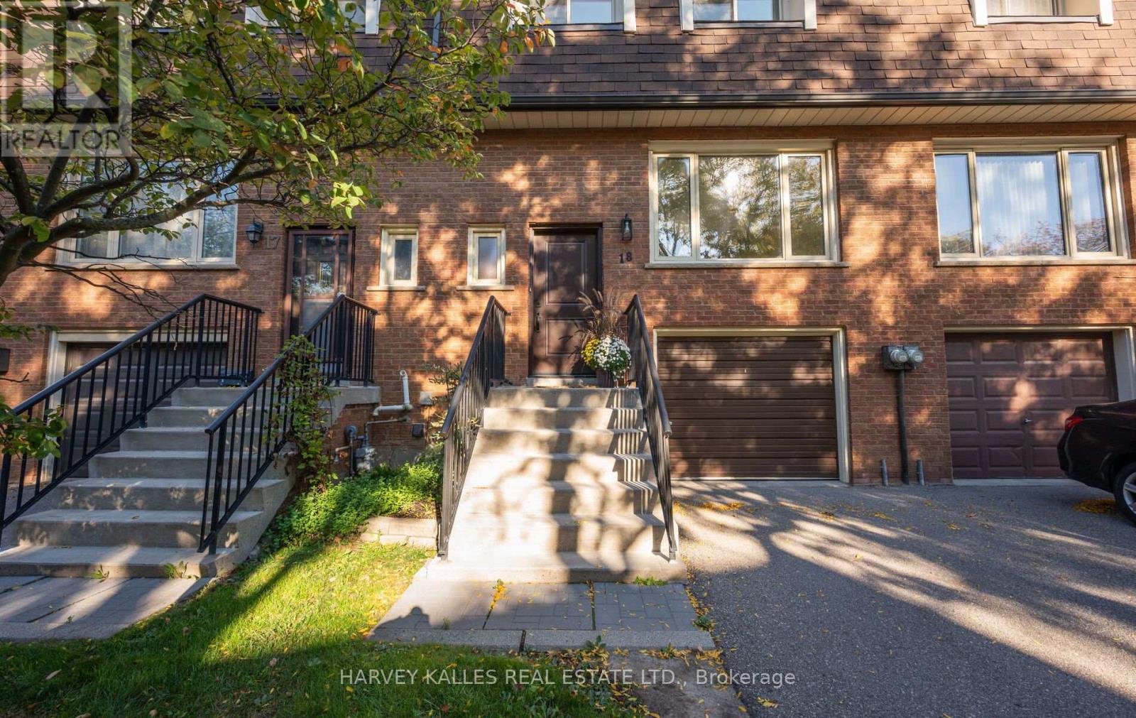 18 SILVER SHADOW PATH, Toronto, Ontario
