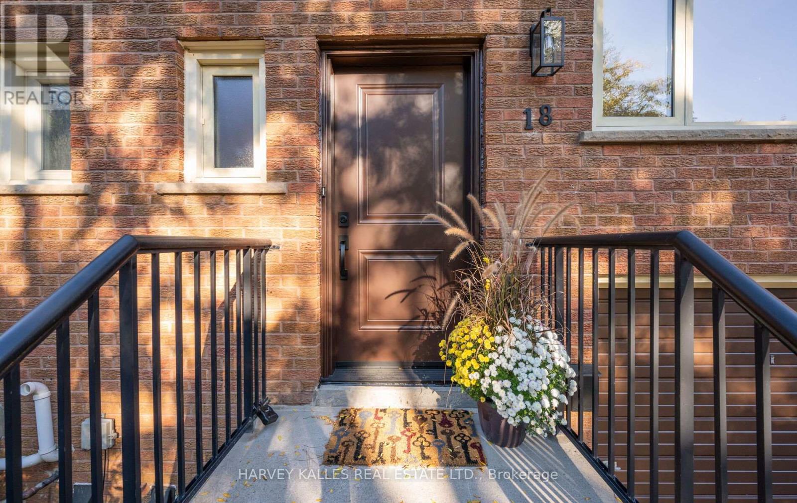 18 Silver Shadow Path, Toronto, Ontario  M9C 4Y2 - Photo 2 - W12474879