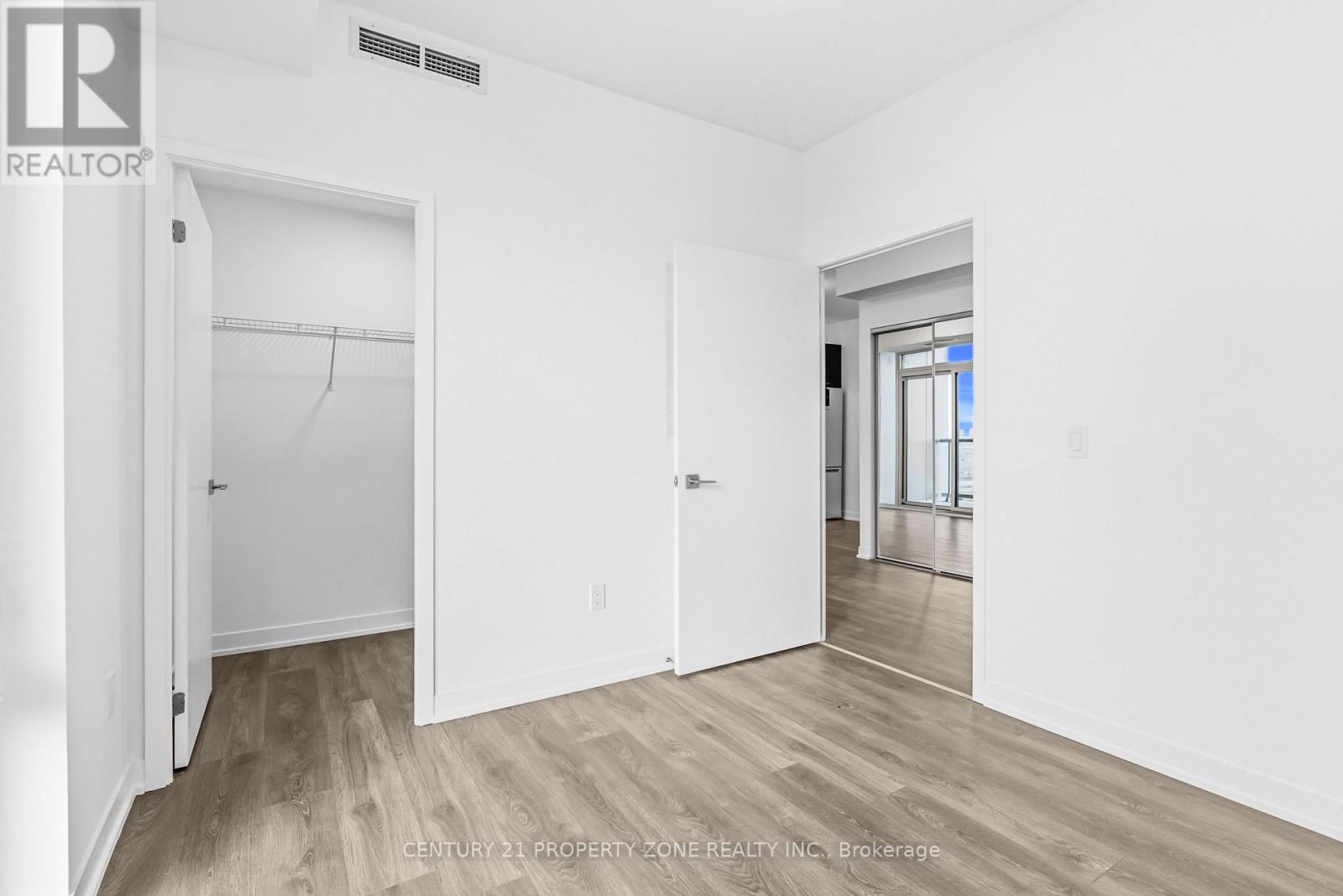 1619 - 10 Abeja Street, Vaughan (Concord), Ontario  L4K 0R4 - Photo 11 - N12457846