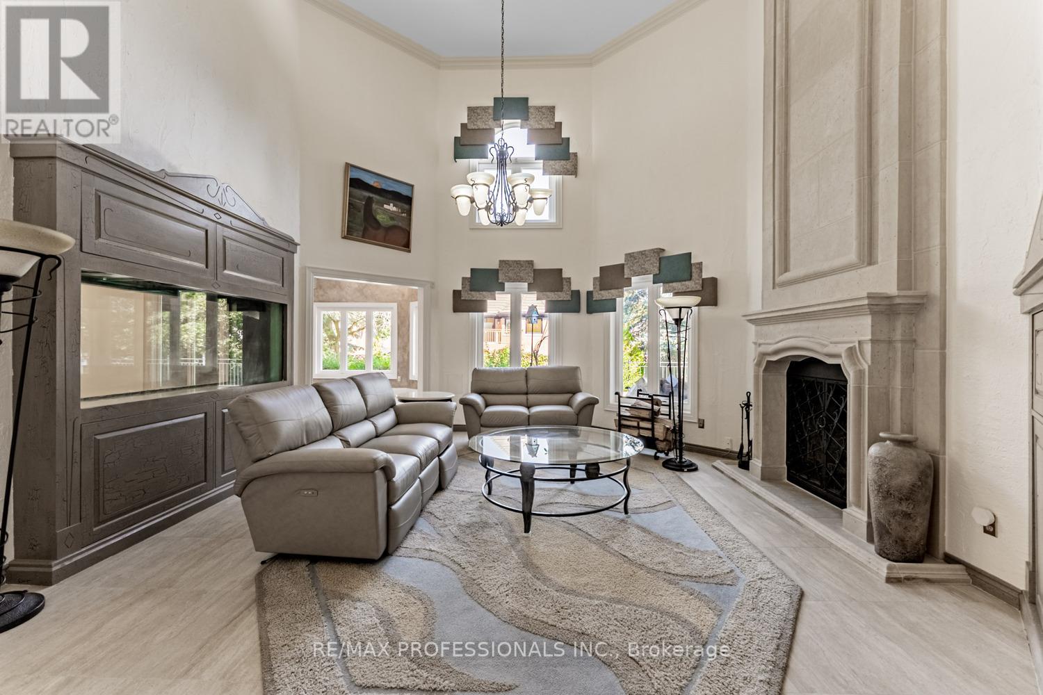 2239 Rosegate Drive, Mississauga, Ontario  L1W 3K3 - Photo 14 - W12438261