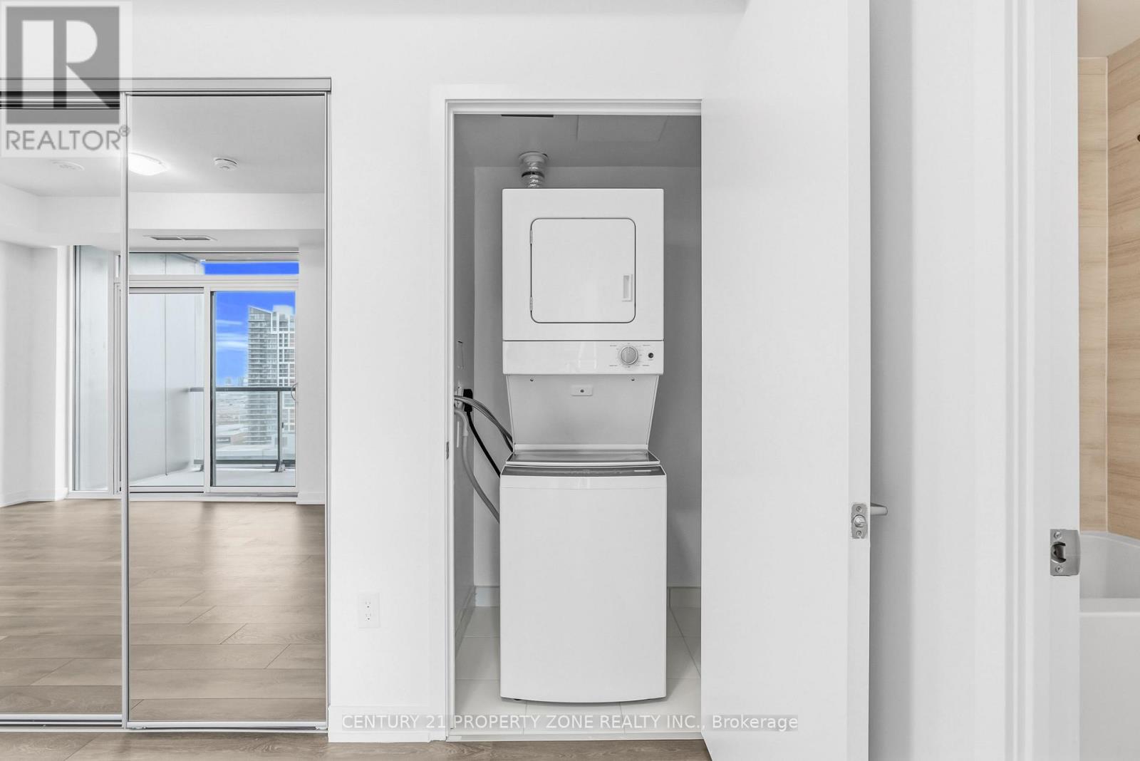 1619 - 10 Abeja Street, Vaughan (Concord), Ontario  L4K 0R4 - Photo 13 - N12457846