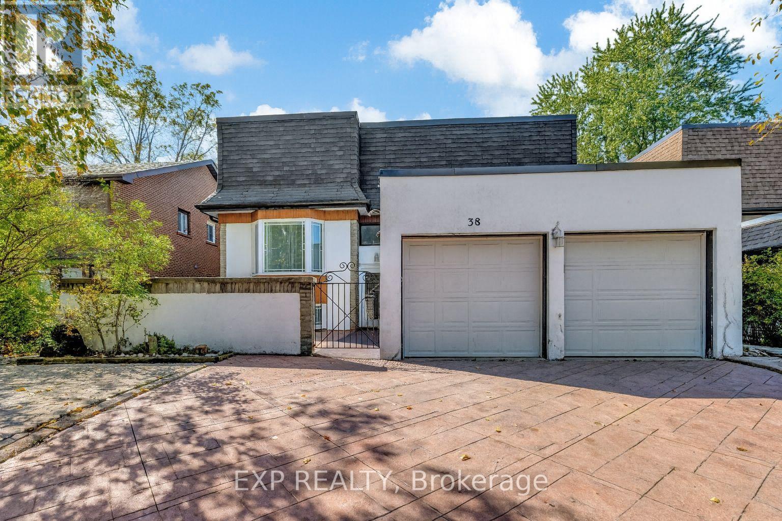 38 Tarbert Road, Toronto, Ontario  M2M 2Y2 - Photo 3 - C12473766