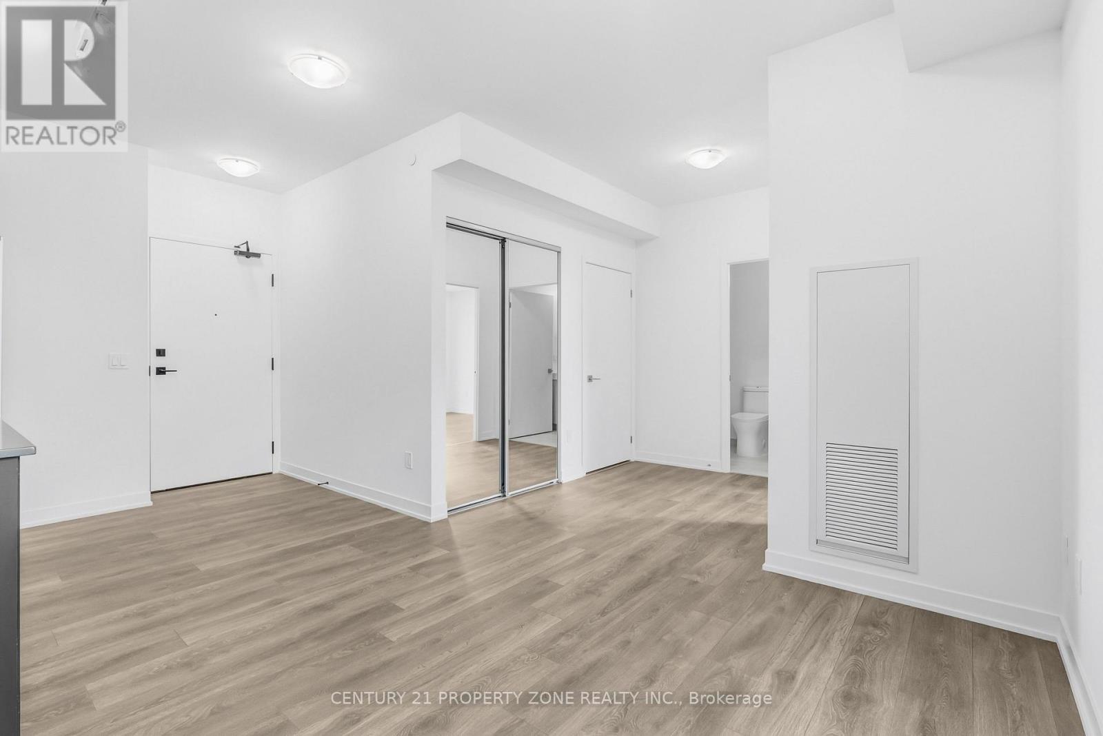 1619 - 10 Abeja Street, Vaughan (Concord), Ontario  L4K 0R4 - Photo 4 - N12457846