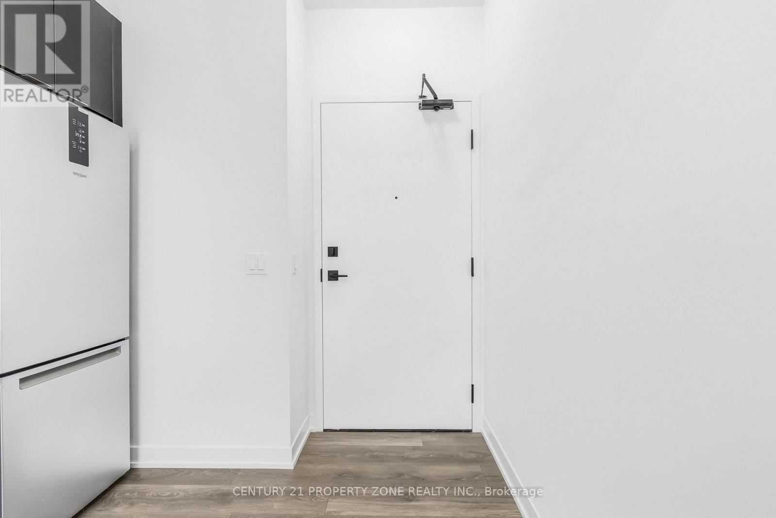 1619 - 10 Abeja Street, Vaughan (Concord), Ontario  L4K 0R4 - Photo 3 - N12457846