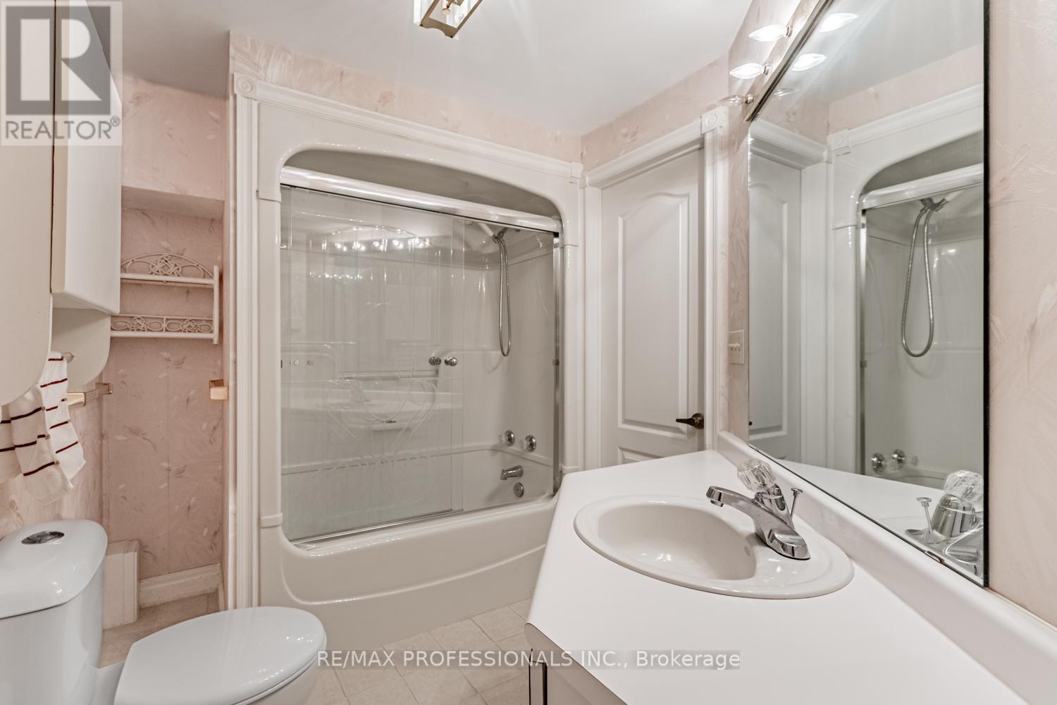 2239 Rosegate Drive, Mississauga, Ontario  L1W 3K3 - Photo 45 - W12438261