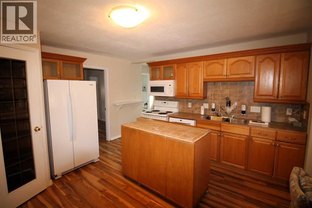 2319 17 Street, Coaldale, Alberta  T1M 1E2 - Photo 3 - A2265236