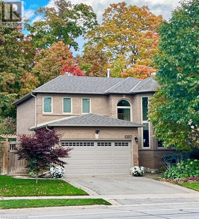1257 MCCRANEY Street E, oakville, Ontario