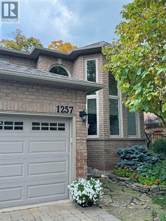 1257 Mccraney Street E, Oakville, Ontario  L6H 3A3 - Photo 3 - 40780578