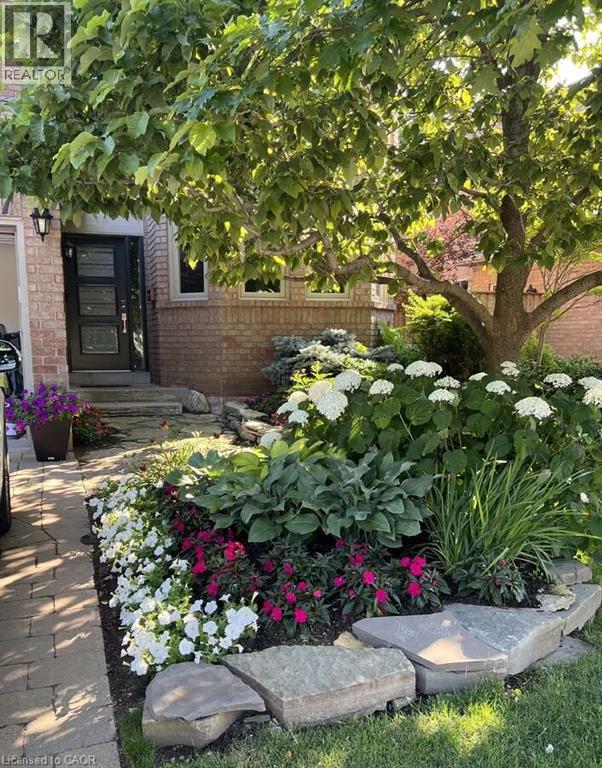 1257 Mccraney Street E, Oakville, Ontario  L6H 3A3 - Photo 4 - 40780578