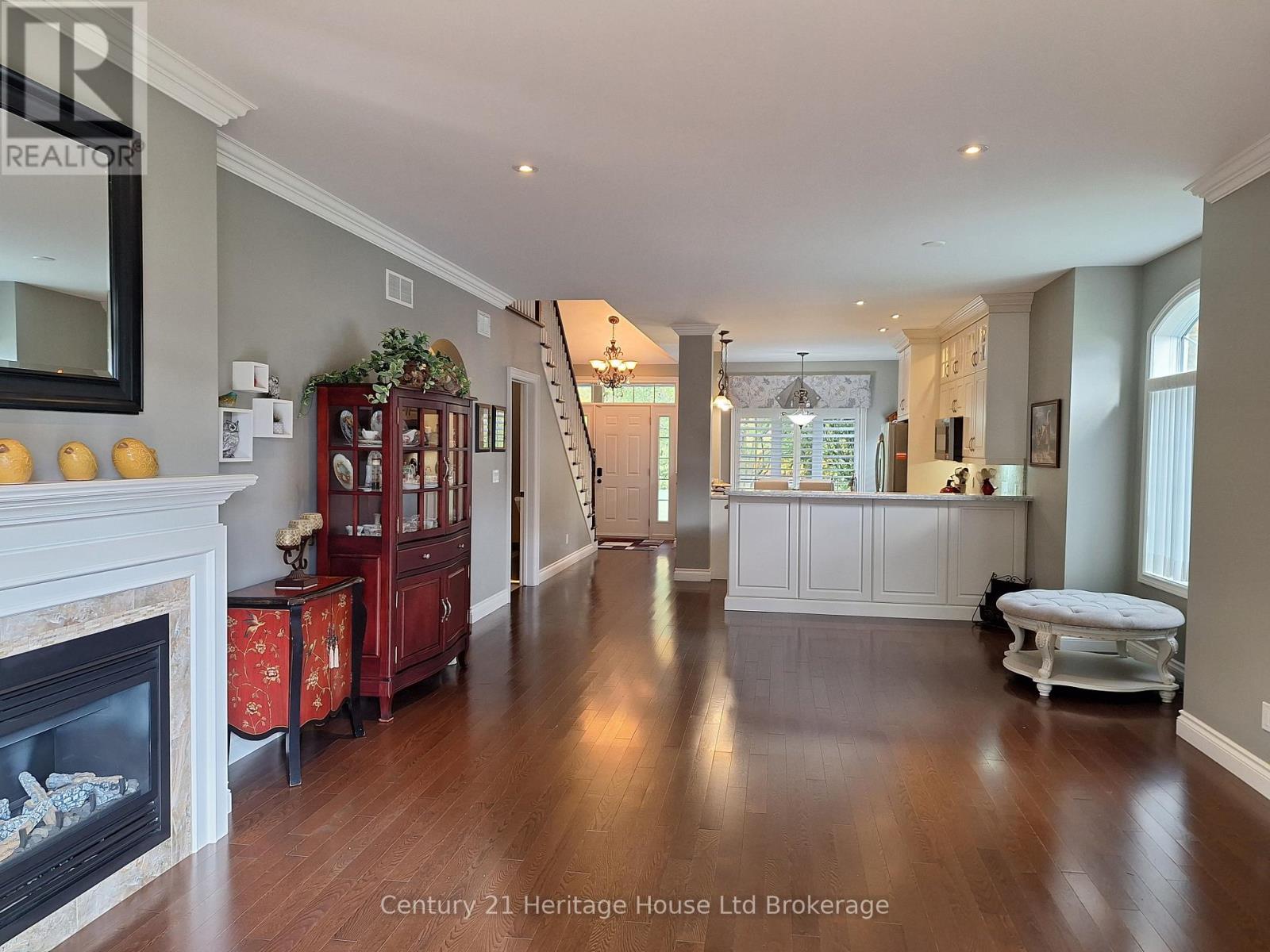 101 - 5 Woodhaven Drive, Tillsonburg, Ontario  N4G 0A8 - Photo 7 - X12413315