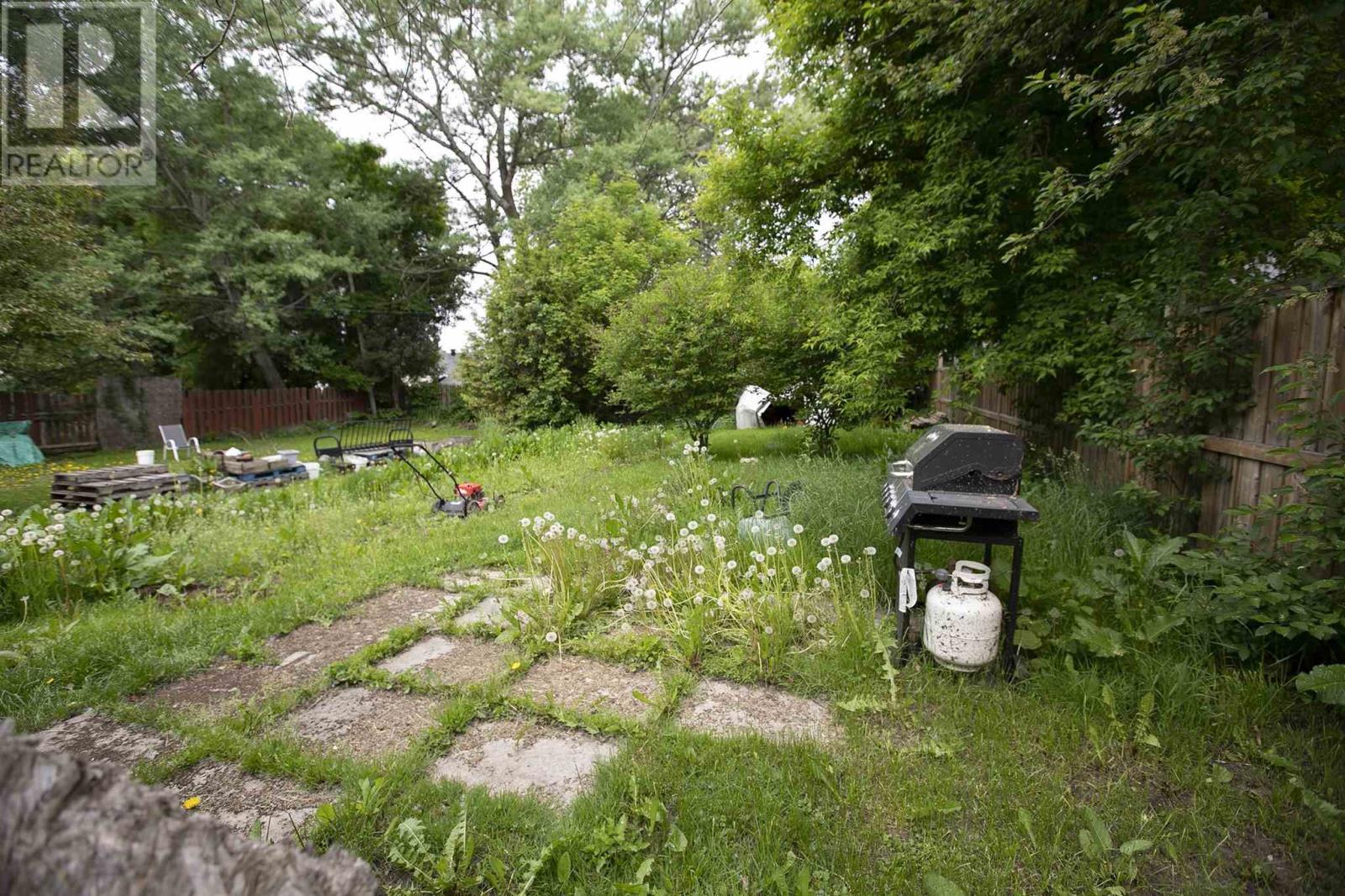 419 John St, Sault Ste. Marie, Ontario  P6C 3J8 - Photo 4 - SM253049