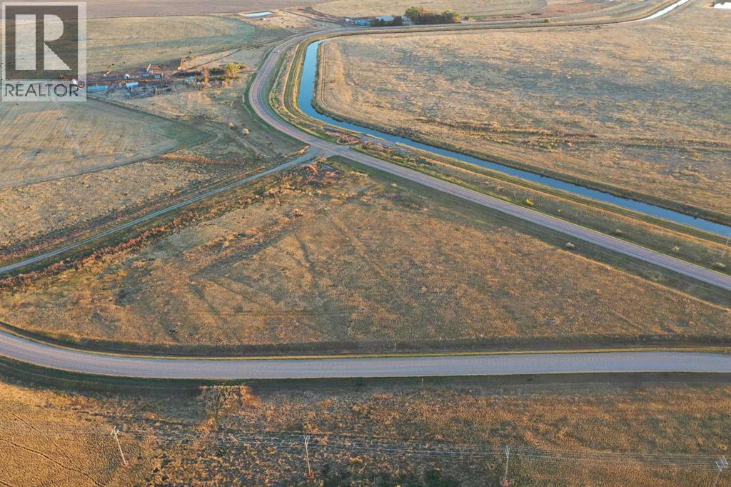 5.10 M/L Acres, Hays, Alberta