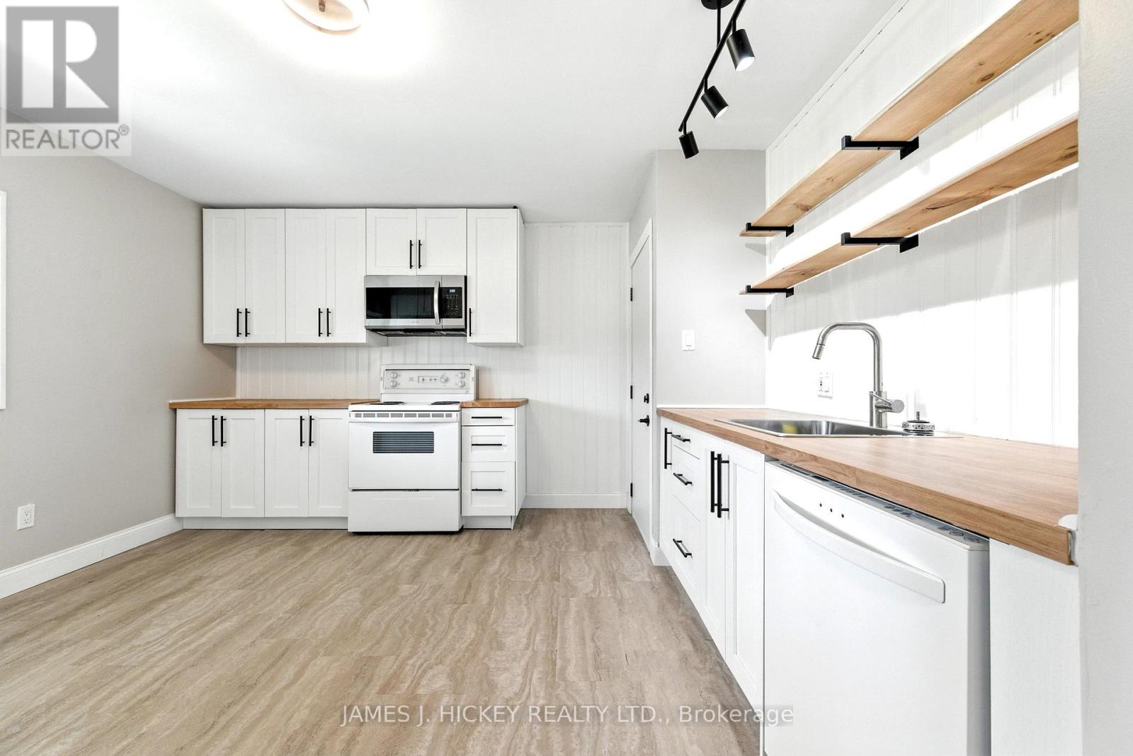 20 Claremount Road, Deep River, Ontario  K0J 1P0 - Photo 10 - X12472811