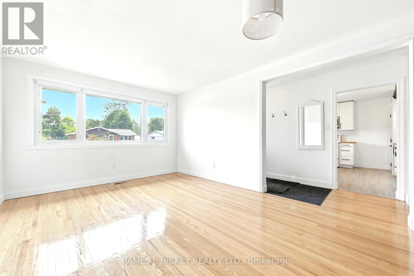 20 Claremount Road, Deep River, Ontario  K0J 1P0 - Photo 4 - X12472811