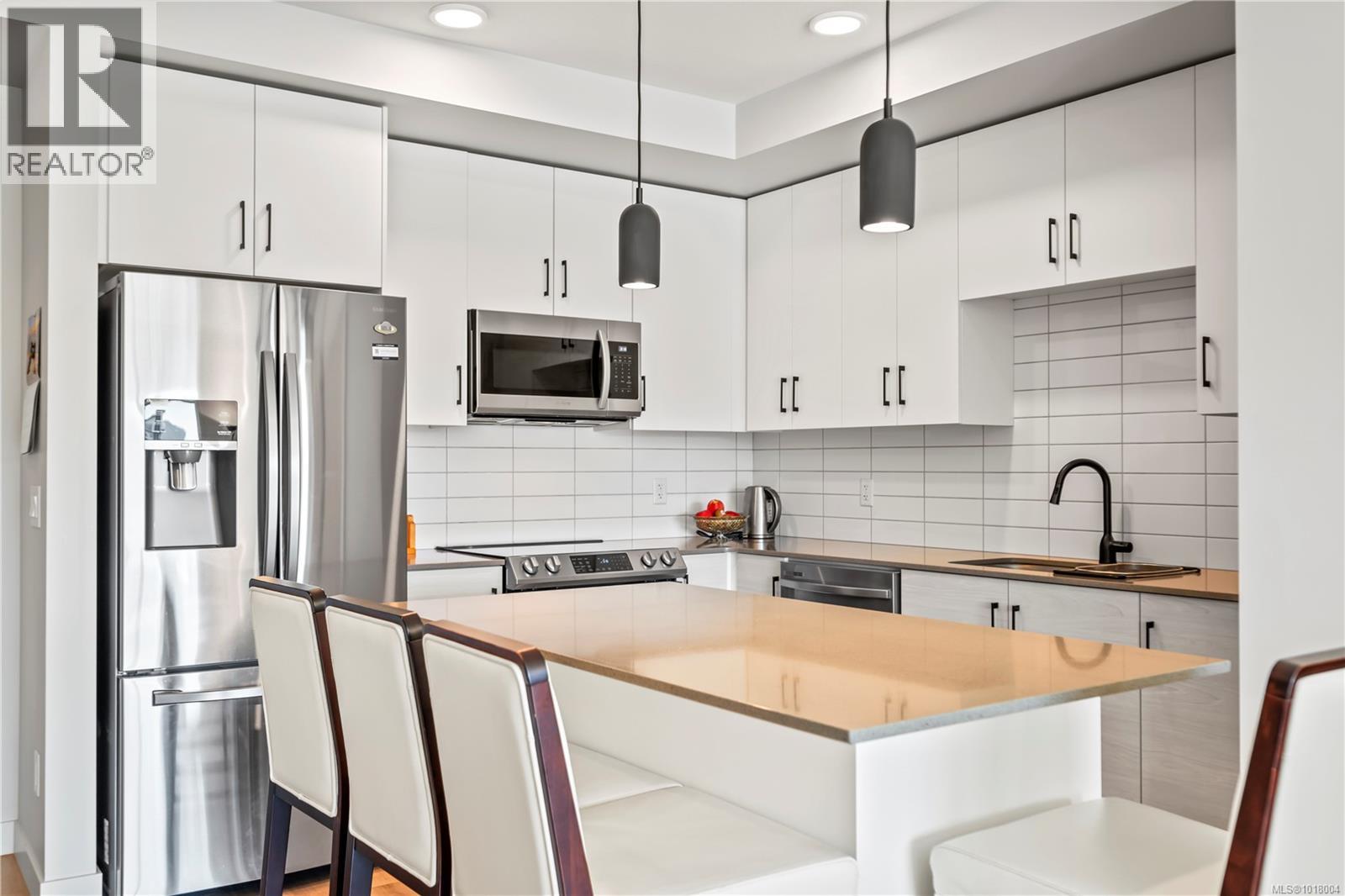 601 2465 Gateway Rd, Langford, British Columbia  V9B 6R1 - Photo 3 - 1018004