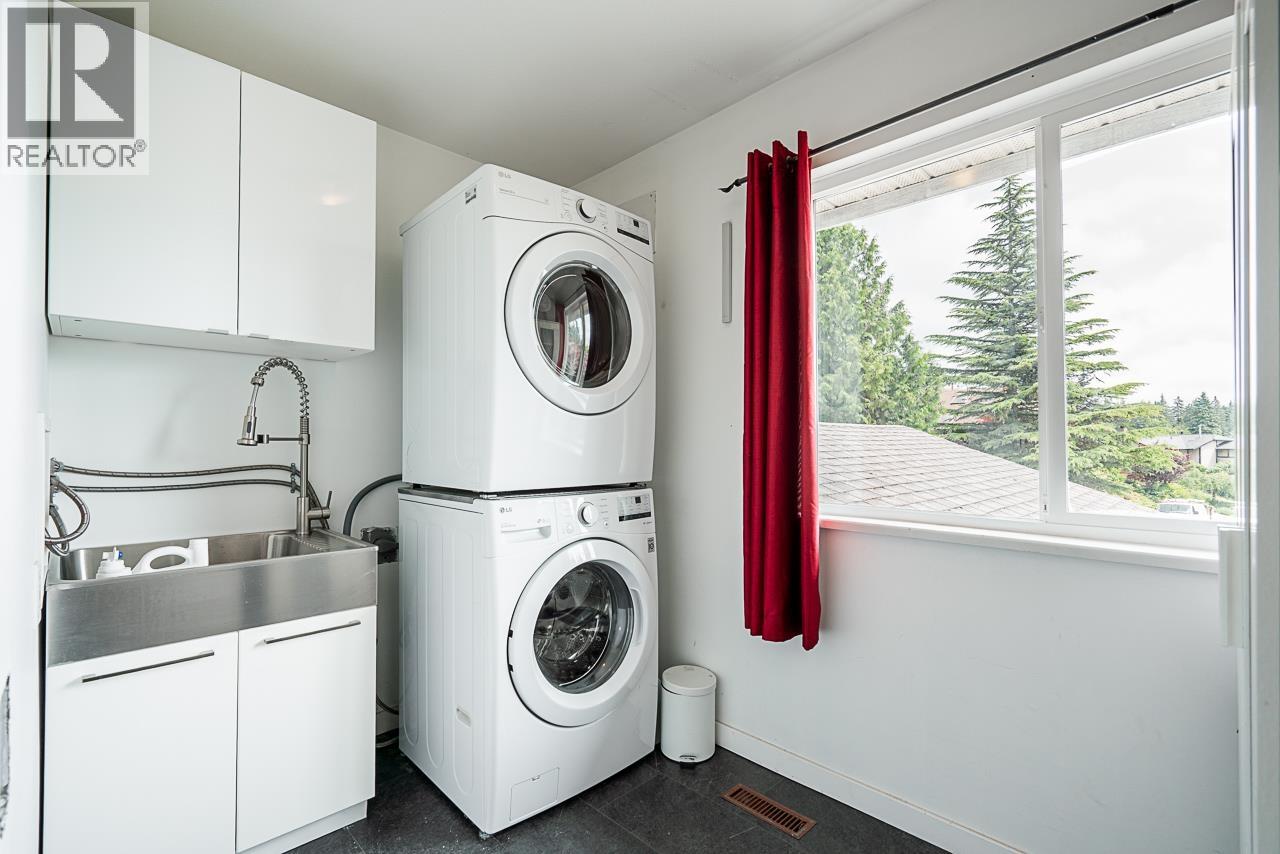 1402 Briarcliffe Drive, Coquitlam, British Columbia  V3E 1Z1 - Photo 15 - R3060847