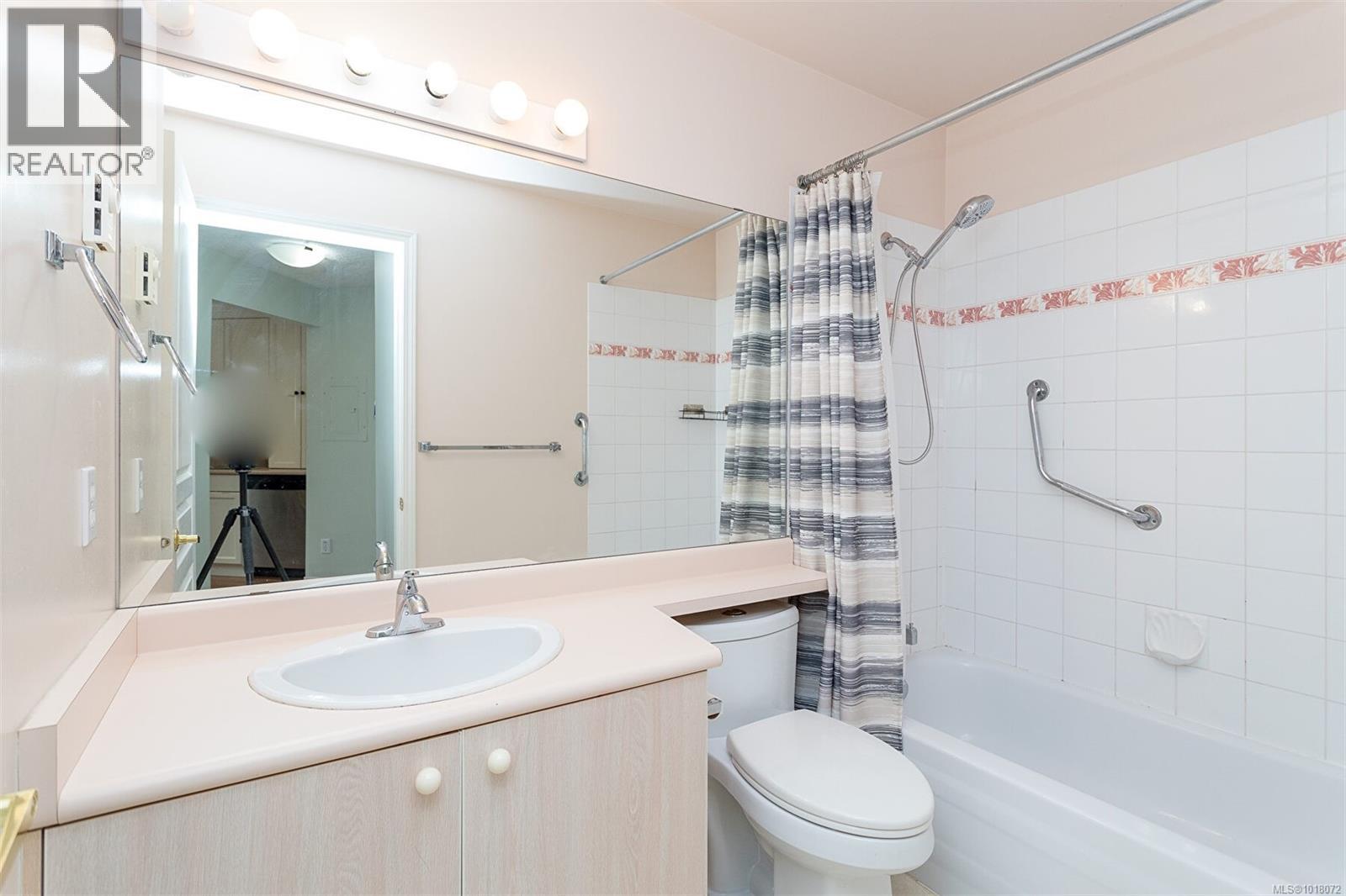 405 898 Vernon Ave, Saanich, British Columbia V8X 2W6 - Photo 21 - 1018072