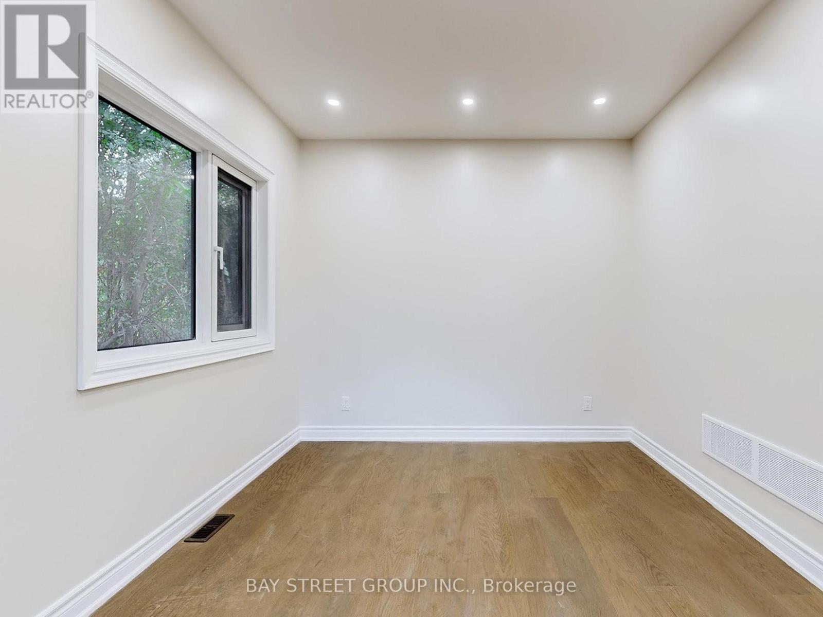 Garden House - 378 Drewry Avenue, Toronto, Ontario  M2R 2K4 - Photo 11 - C12475330