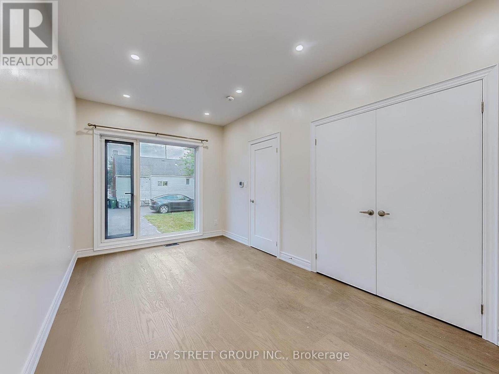 Garden House - 378 Drewry Avenue, Toronto, Ontario  M2R 2K4 - Photo 2 - C12475330