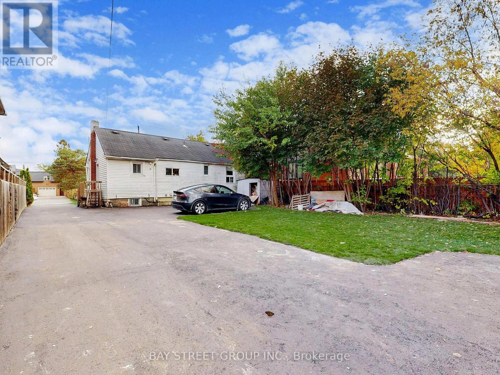 Garden House - 378 Drewry Avenue, Toronto, Ontario  M2R 2K4 - Photo 21 - C12475330