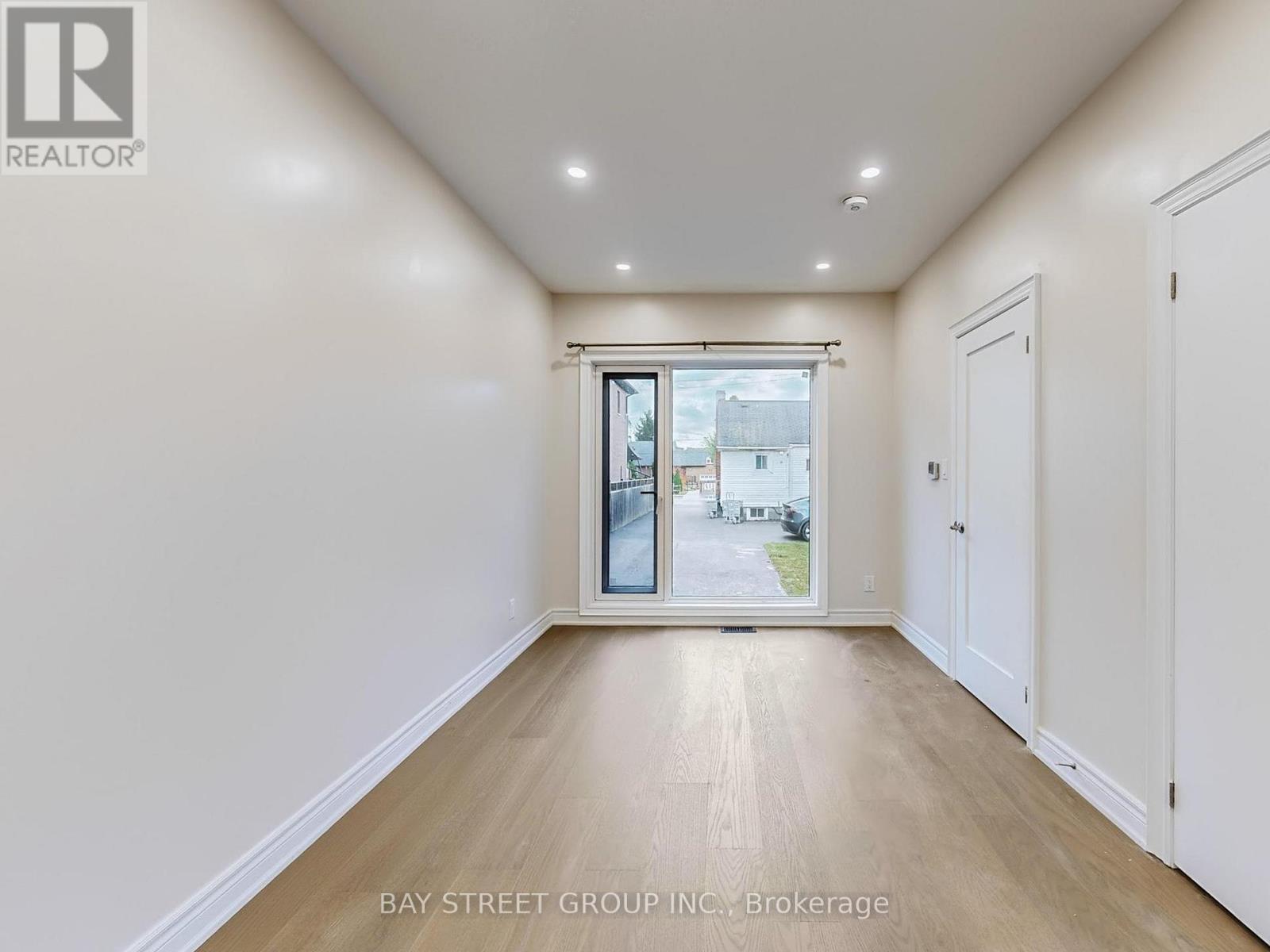 Garden House - 378 Drewry Avenue, Toronto, Ontario  M2R 2K4 - Photo 3 - C12475330