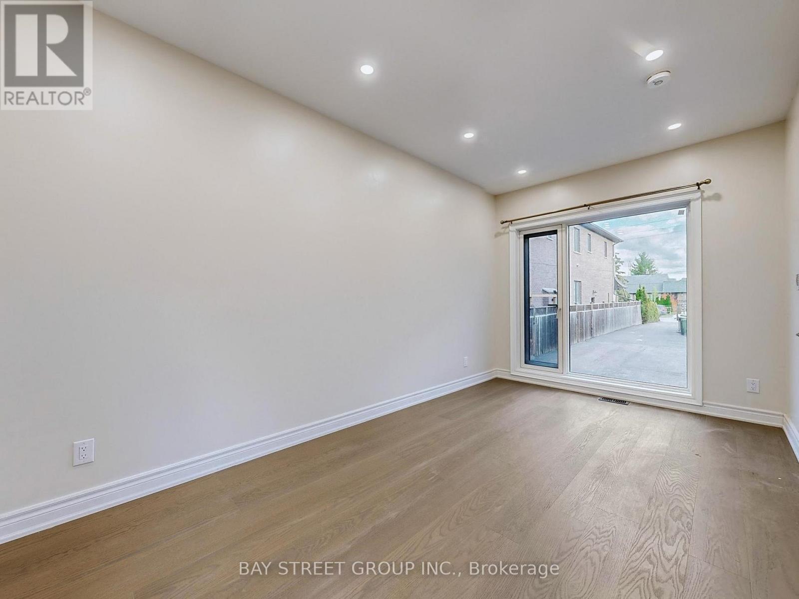 Garden House - 378 Drewry Avenue, Toronto, Ontario  M2R 2K4 - Photo 4 - C12475330