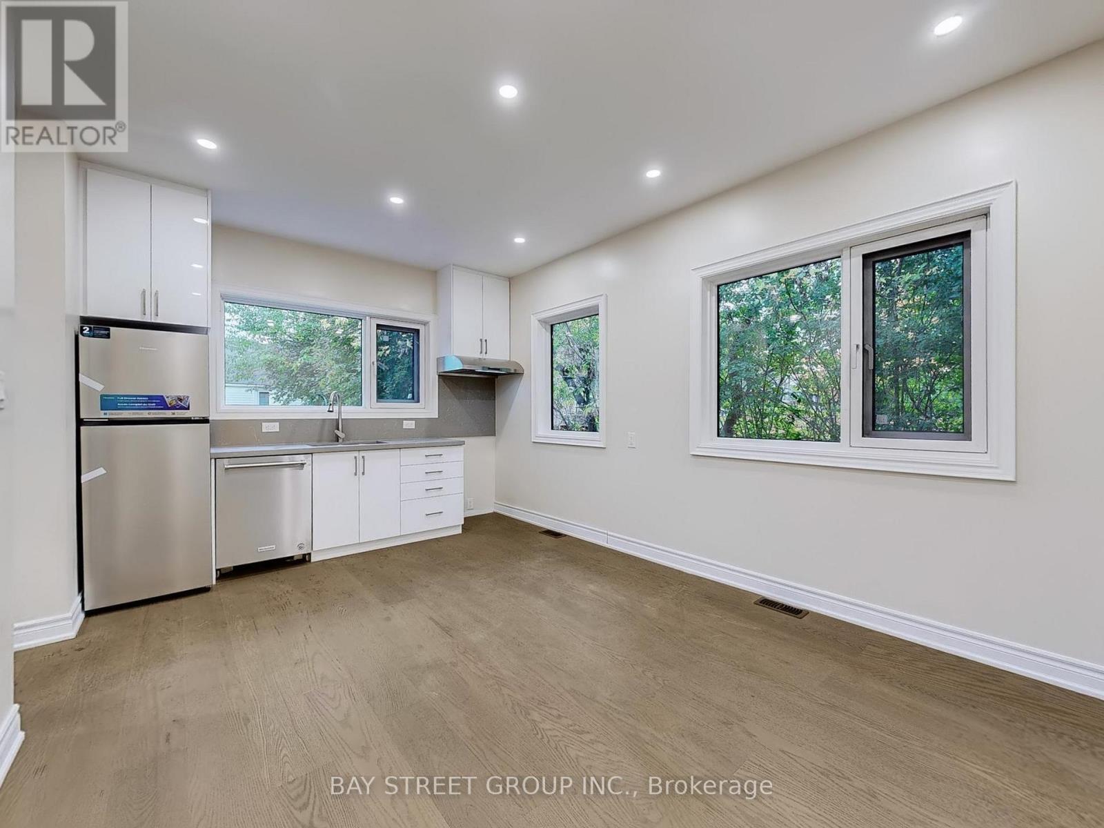 Garden House - 378 Drewry Avenue, Toronto, Ontario  M2R 2K4 - Photo 7 - C12475330