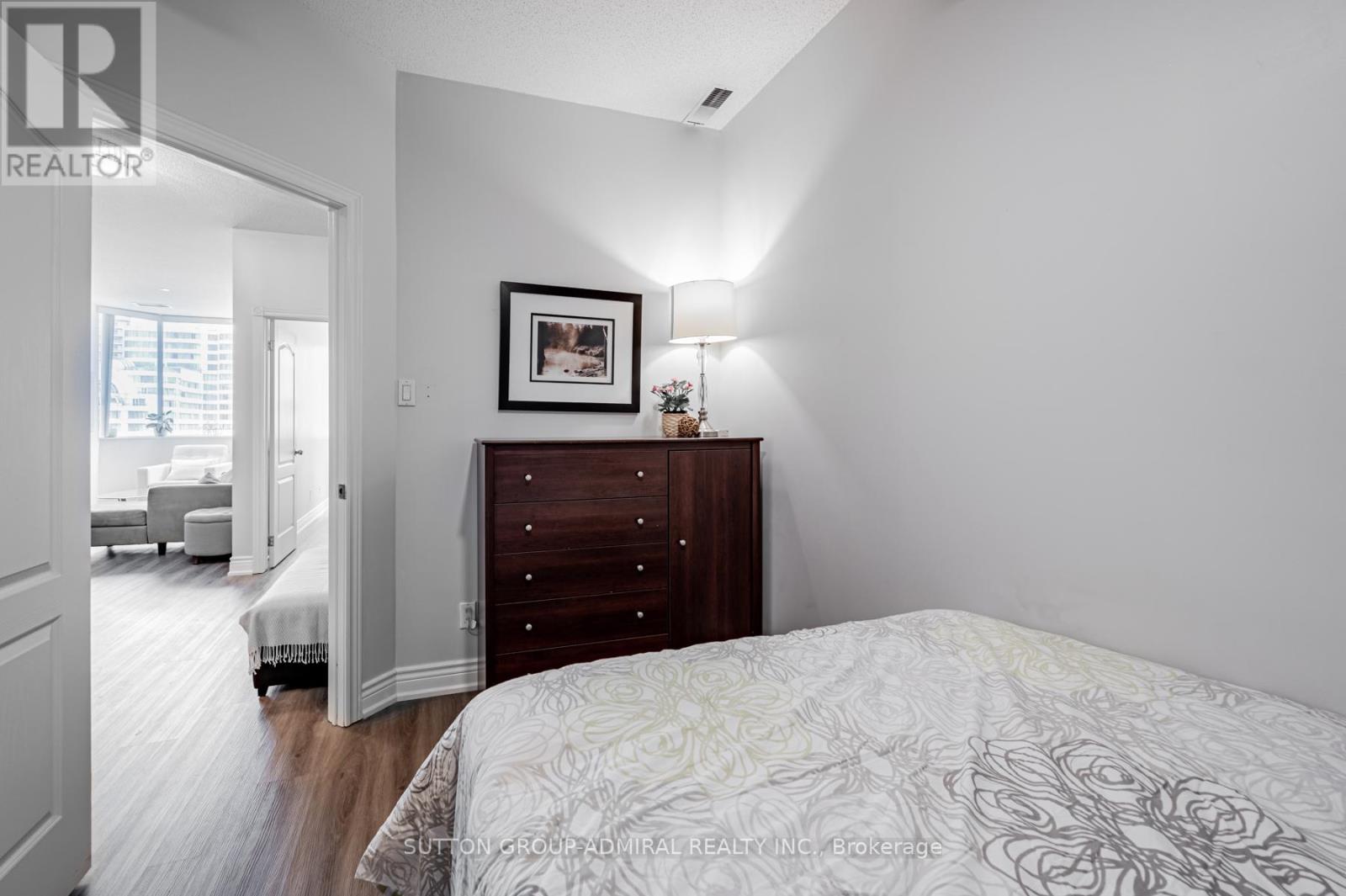 1103 - 393 King Street W, Toronto, Ontario  M5V 3G8 - Photo 14 - C12475339