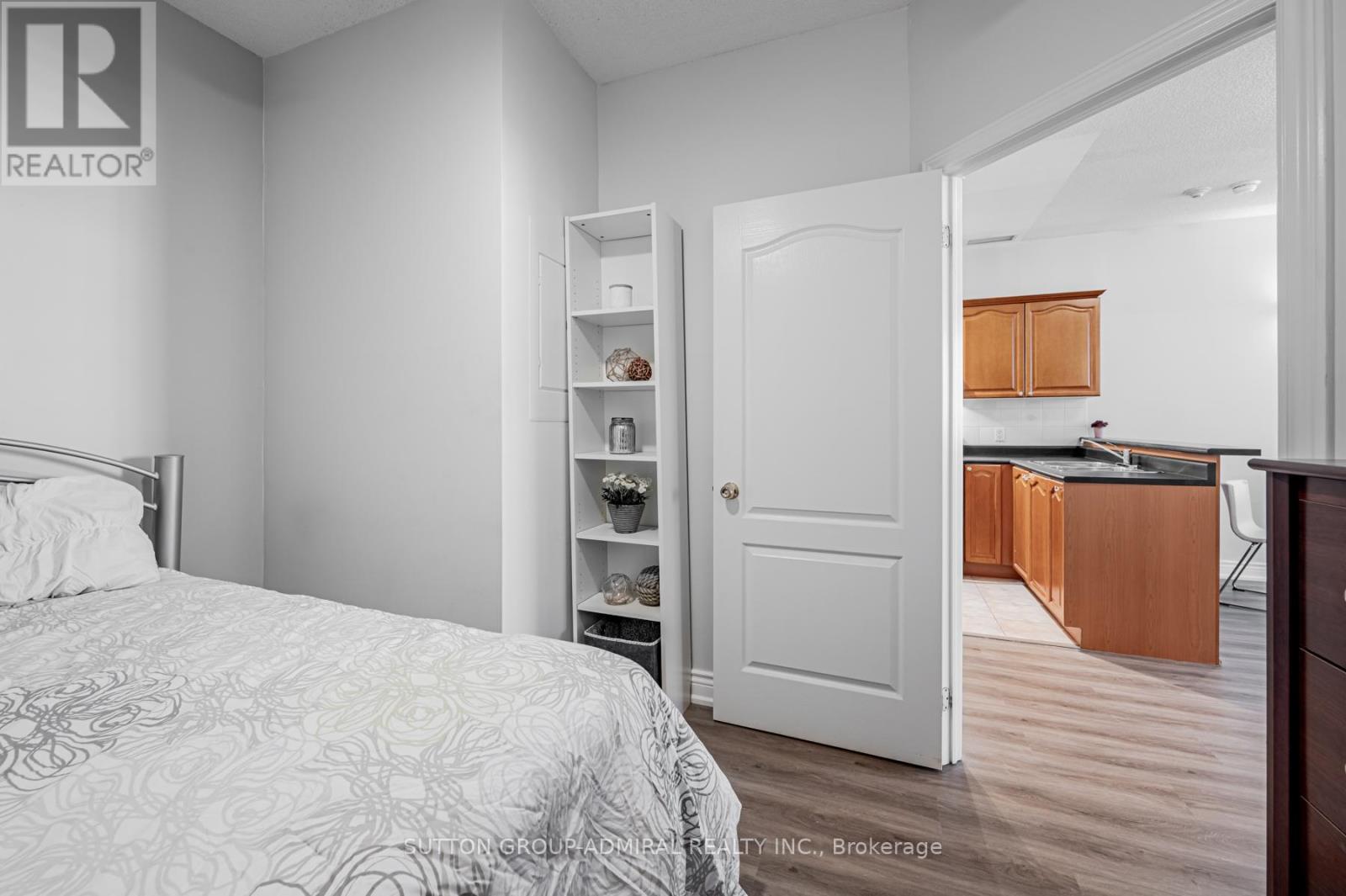 1103 - 393 King Street W, Toronto, Ontario  M5V 3G8 - Photo 15 - C12475339