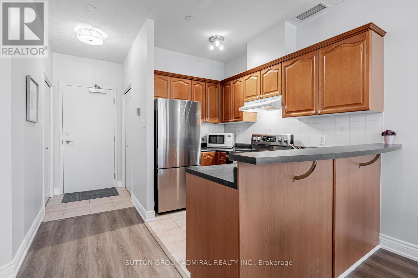 1103 - 393 King Street W, Toronto, Ontario  M5V 3G8 - Photo 6 - C12475339