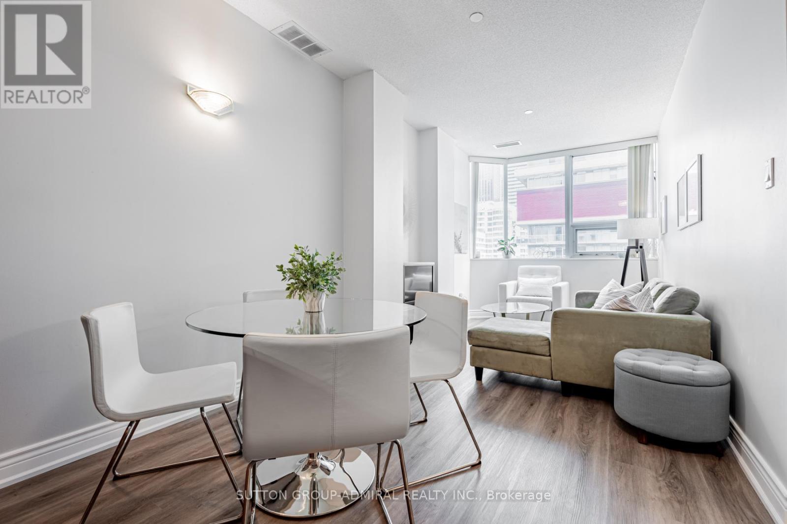 1103 - 393 King Street W, Toronto, Ontario  M5V 3G8 - Photo 8 - C12475339