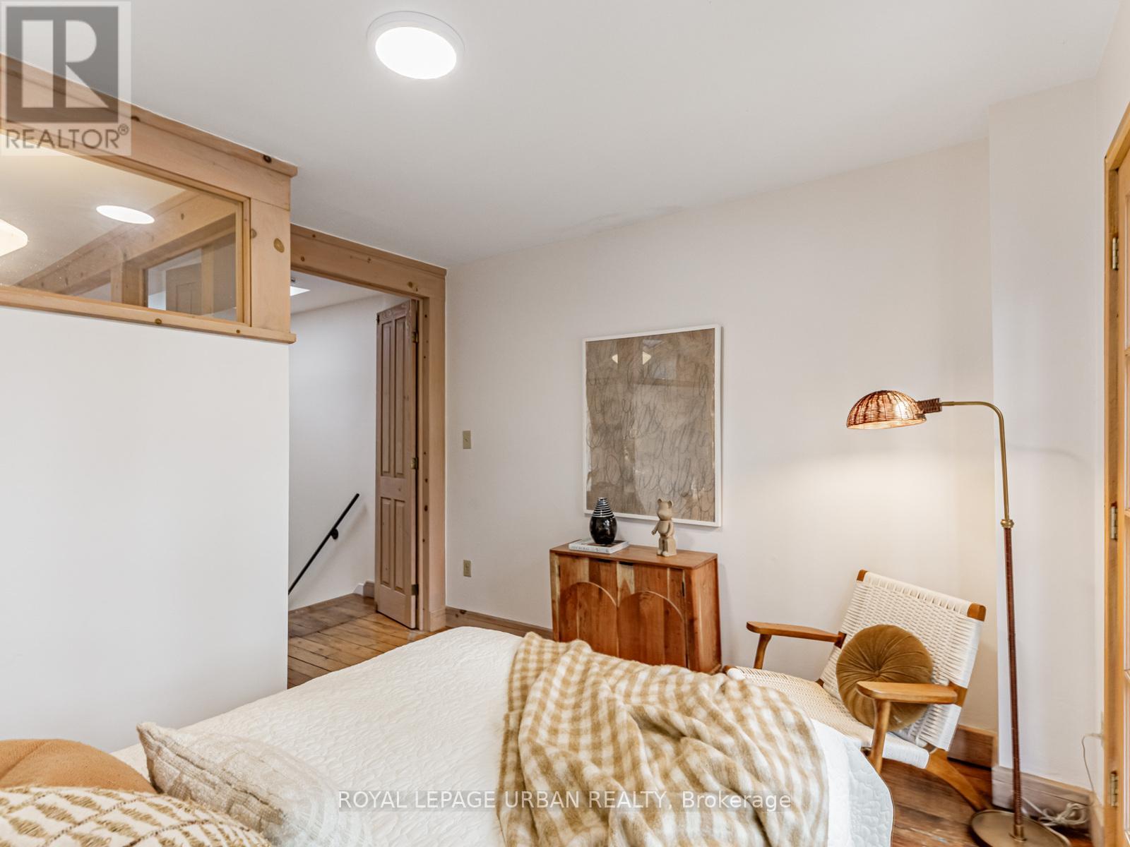 105 Sussex Avenue, Toronto, Ontario  M5S 1K4 - Photo 15 - C12475356