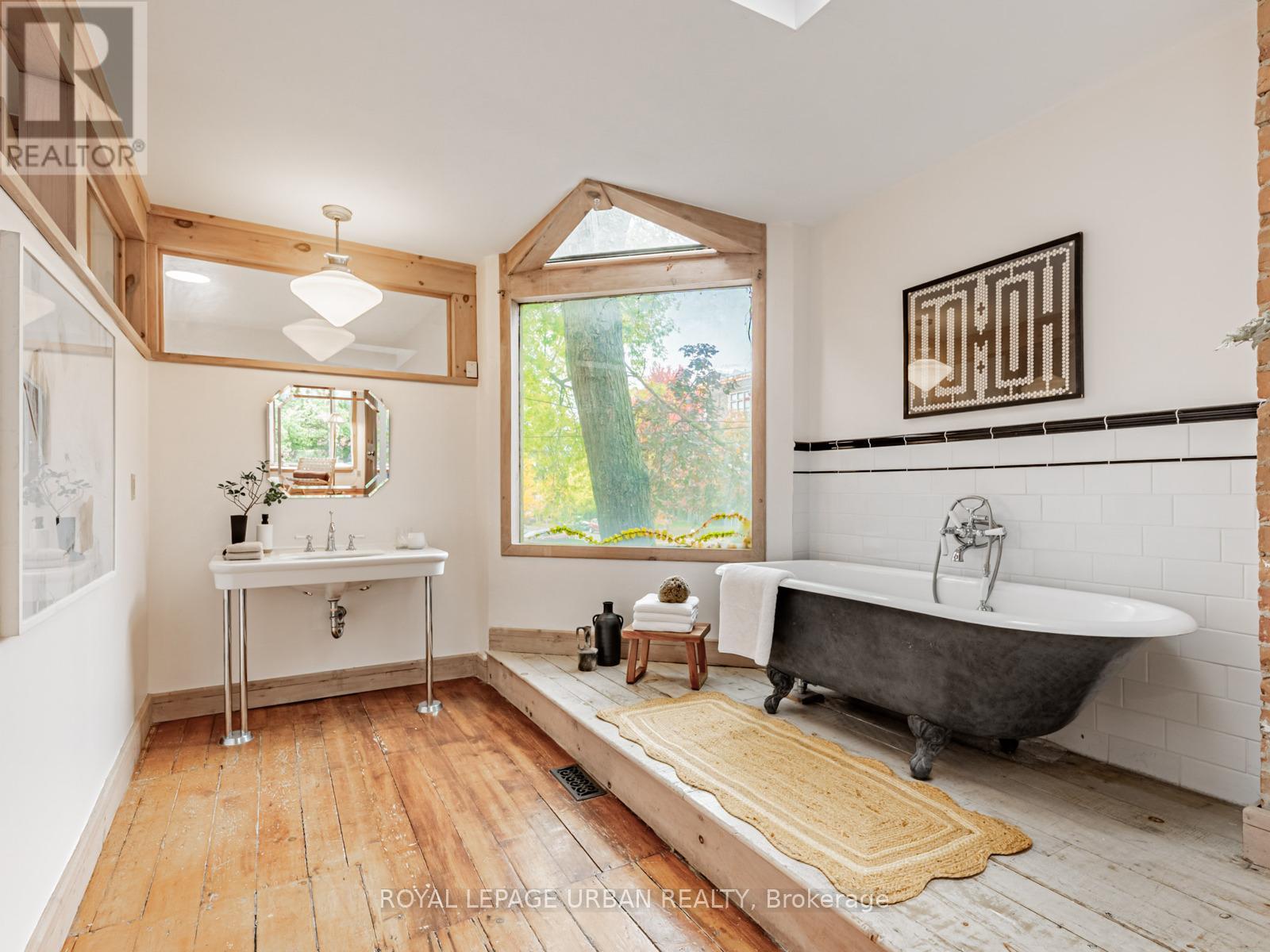 105 Sussex Avenue, Toronto, Ontario  M5S 1K4 - Photo 18 - C12475356