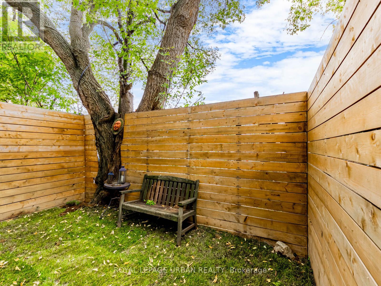 105 Sussex Avenue, Toronto, Ontario  M5S 1K4 - Photo 31 - C12475356