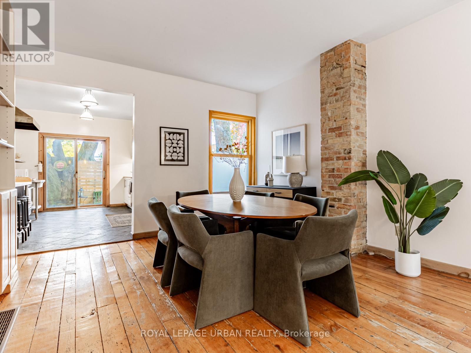 105 Sussex Avenue, Toronto, Ontario  M5S 1K4 - Photo 6 - C12475356