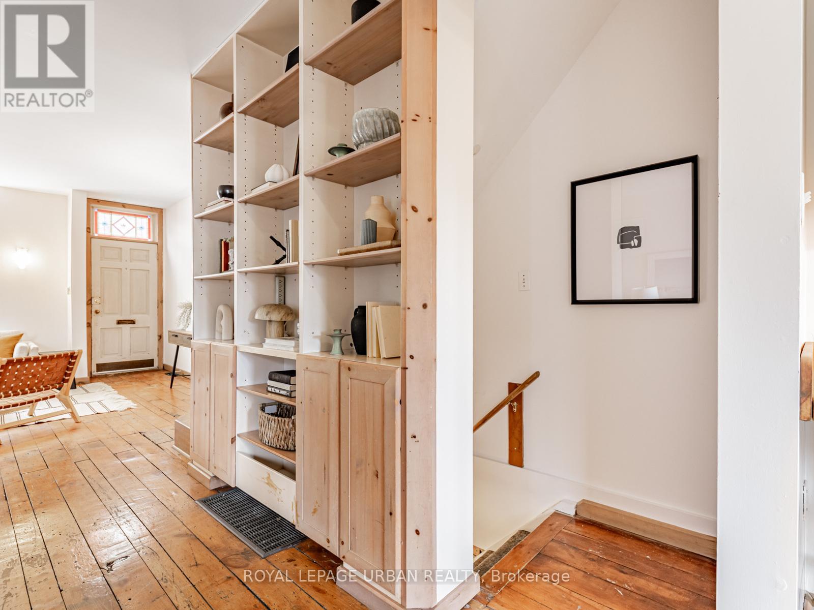 105 Sussex Avenue, Toronto, Ontario  M5S 1K4 - Photo 8 - C12475356
