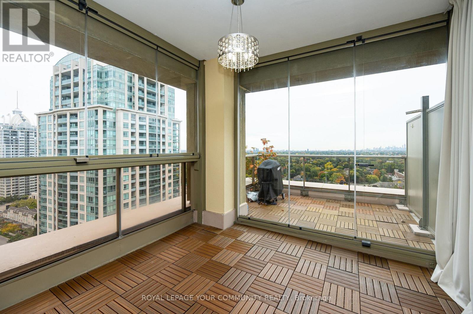 1906 - 18 Kenaston Gardens, Toronto (Bayview Village), Ontario  M2K 3C7 - Photo 9 - C12475457